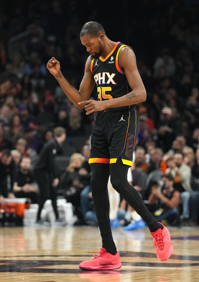 杜兰特在快船比赛中锐不可当，比赛局势复杂引发热议！的简单介绍九游官网首页